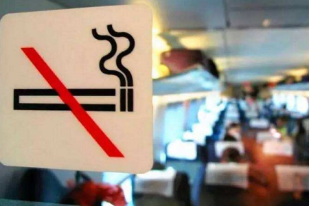 高铁吸烟下跪求饶 高铁上抽烟什么后果